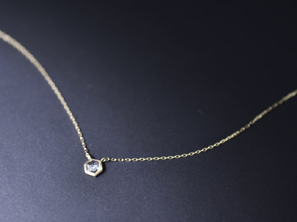 Diamond(Hexagoncut)_0.21ct/k18YG necklace 【Grana/グラーナ】 2枚目の画像