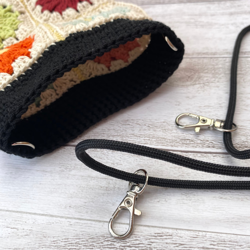 NO.3122067】ハンドメイド モチーフ編み サコッシュ グラニー