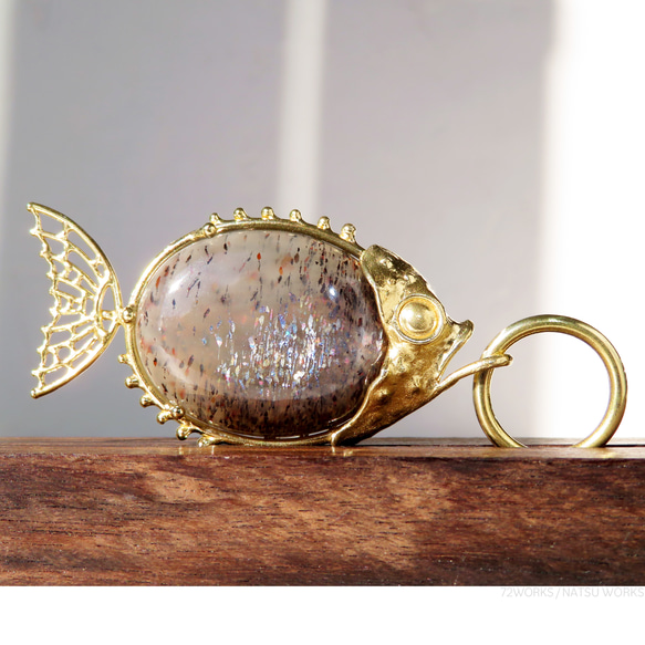 ラティス サンストーン フィッシュ チャーム / Lattice Sunstone Fish charms 1枚目の画像