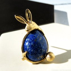 うさぎのラピス ブローチ / Lapis Lazuli Rabbit Brooch 2枚目の画像