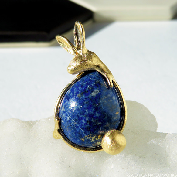 うさぎのラピス ブローチ / Lapis Lazuli Rabbit Brooch 4枚目の画像