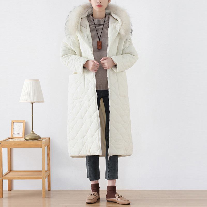 ステッチの表現がユニークな印象☆ファー付きキルティングコート ホワイト