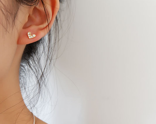 Sv925純銀製 ハート 小さい 小ぶり ミニピアス/ノンホール silver925