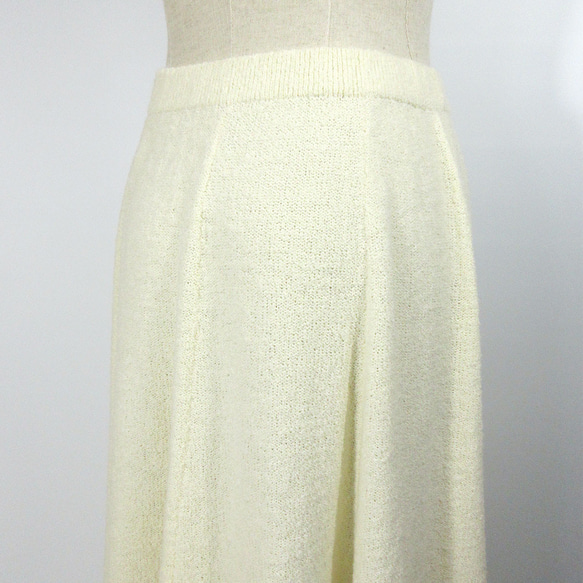 【年末大SALE！全品30%off】１点物 /ブーフレ ロングスカート（ホワイト） /  ニットウェア(No,426) 6枚目の画像