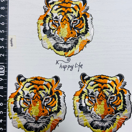 リアルトラ 虎タイガー刺繍アイロンワッペン ワッペン