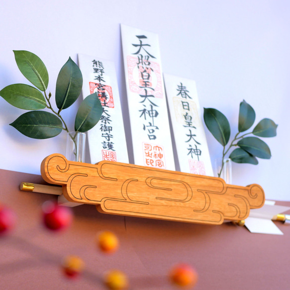 37WWGみのり モダン神棚 雲形の神棚 壁掛神棚 コンパクトに3社 生榊 破魔矢が祀れる神棚セットNegai 4枚目の画像