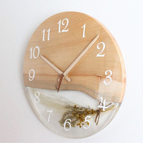 小さな世界が見えるかも？ 直径30cm 木とレジンの掛け時計 resin30F-03