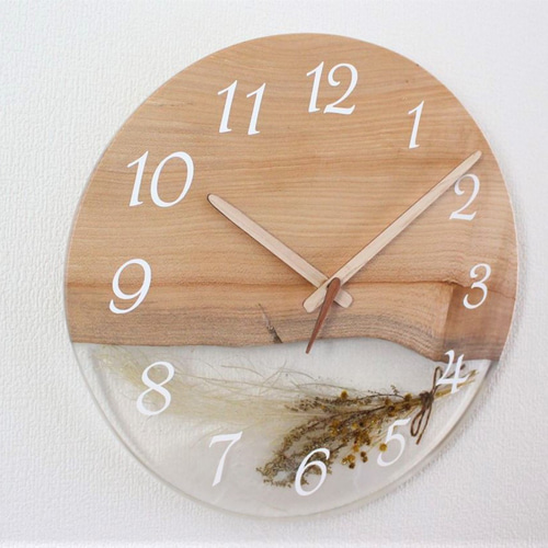 小さな世界が見えるかも？ 直径30cm 木とレジンの掛け時計 resin30F-03