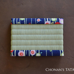 即納可【ちりめん】まんまる椿　ミニ畳（濃紺） 2枚目の画像