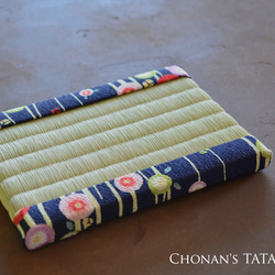 即納可【ちりめん】まんまる椿　ミニ畳（濃紺） 1枚目の画像