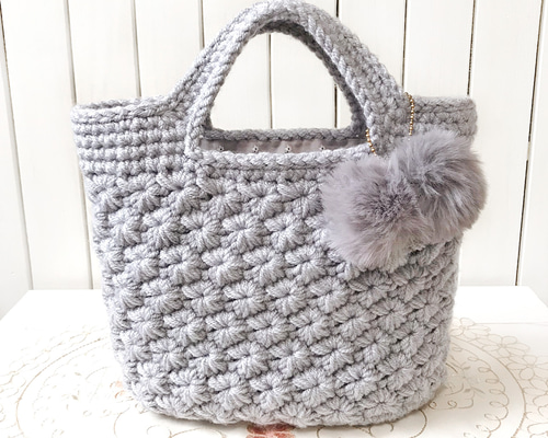 てったさま専用☆【1/5迄】時代物 蓋付き編み籠 内布付 花模様のふかふかニットバッグ＊内布付き＊ライトグレー トートバッグ