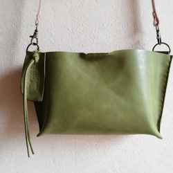 mini shoulder bag　ピスタチオグリーン　オイルワックスレザー 2枚目の画像