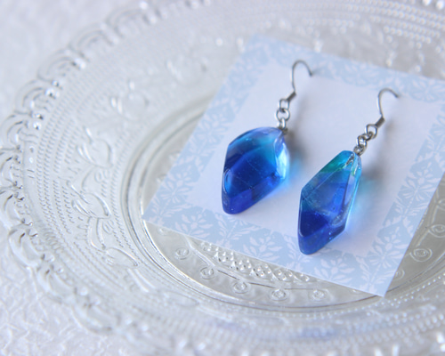 Kaya14kgf天然石PlumeriaCarvingピアス TILLA・EARTH K18YG Colors アクアマリン・桃珊瑚ピアス 石垣島