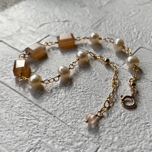 14kgf*ミルクティカラー*ムーンストーンと淡水パールのブレスレット