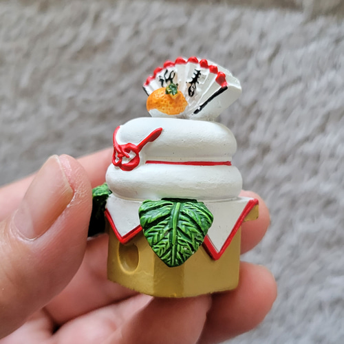 【766】柏餅のチャーム／ストラップ／樹脂粘土 766】柏餅のチャーム／ストラップ／樹脂粘土