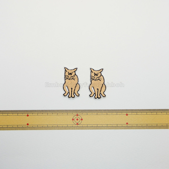 ミニトイレ中の猫　アビシニアン風ワッペン　2個セット　猫　アビシニアン 2枚目の画像