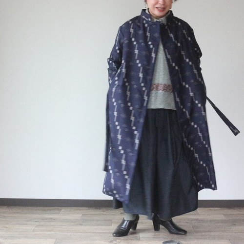 着物リメイク 格子に花鳥琉球絣スタンドカラーラップコート