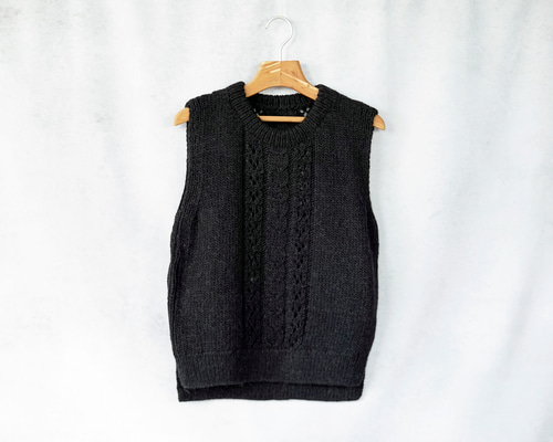 nowos アルパカベスト　ニットベスト 完売】アルパカウール・模様編みベスト(N-400093-黒）・ペルーニット