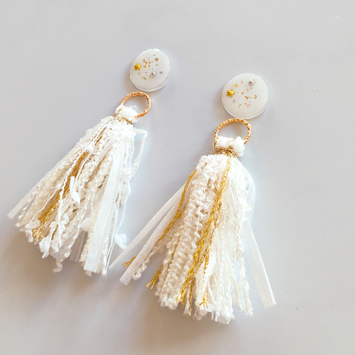 2way*ゴールドとホワイトのタッセルのピアス/イヤリング ピアス 