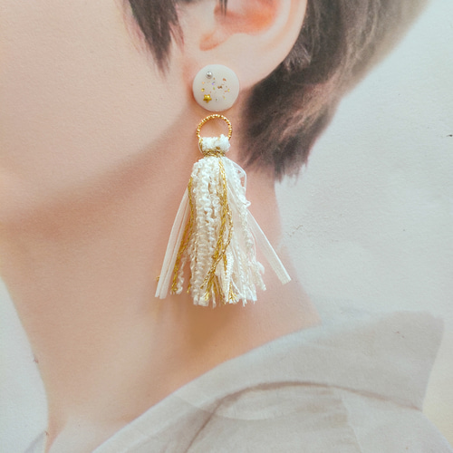 2way*ゴールドとホワイトのタッセルのピアス/イヤリング ピアス 