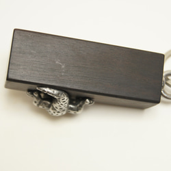 ヤモリ（トッケイヤモリ）　黒檀（木材）ピューター（金属）キーホルダー、バッグチャーム，置物、ペンダントトップ 9枚目の画像