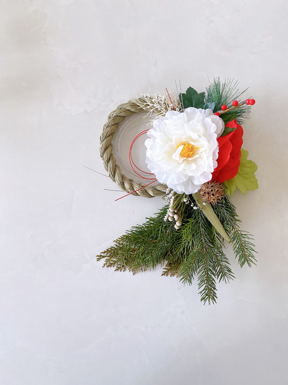 紅白 芍薬 牡丹 しめ縄 しめ飾り リース お正月飾り 2枚目の画像