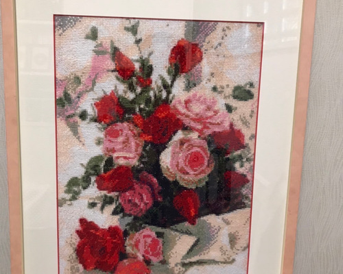 バラ刺繍　額縁 ✿ 薔薇 刺繍 額縁 フレーム インテリア ハンドメイド ✿ - メルカリ