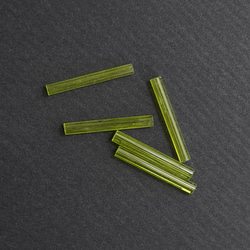 ライトグリーンの竹ビーズ（クリア、27ｍｍ、10g） 4枚目の画像