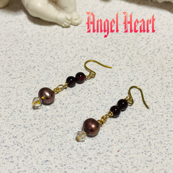 ～Angel　Heart～　天然石　ガーネット　紫パールビーズのピアス　ゴールド 2枚目の画像