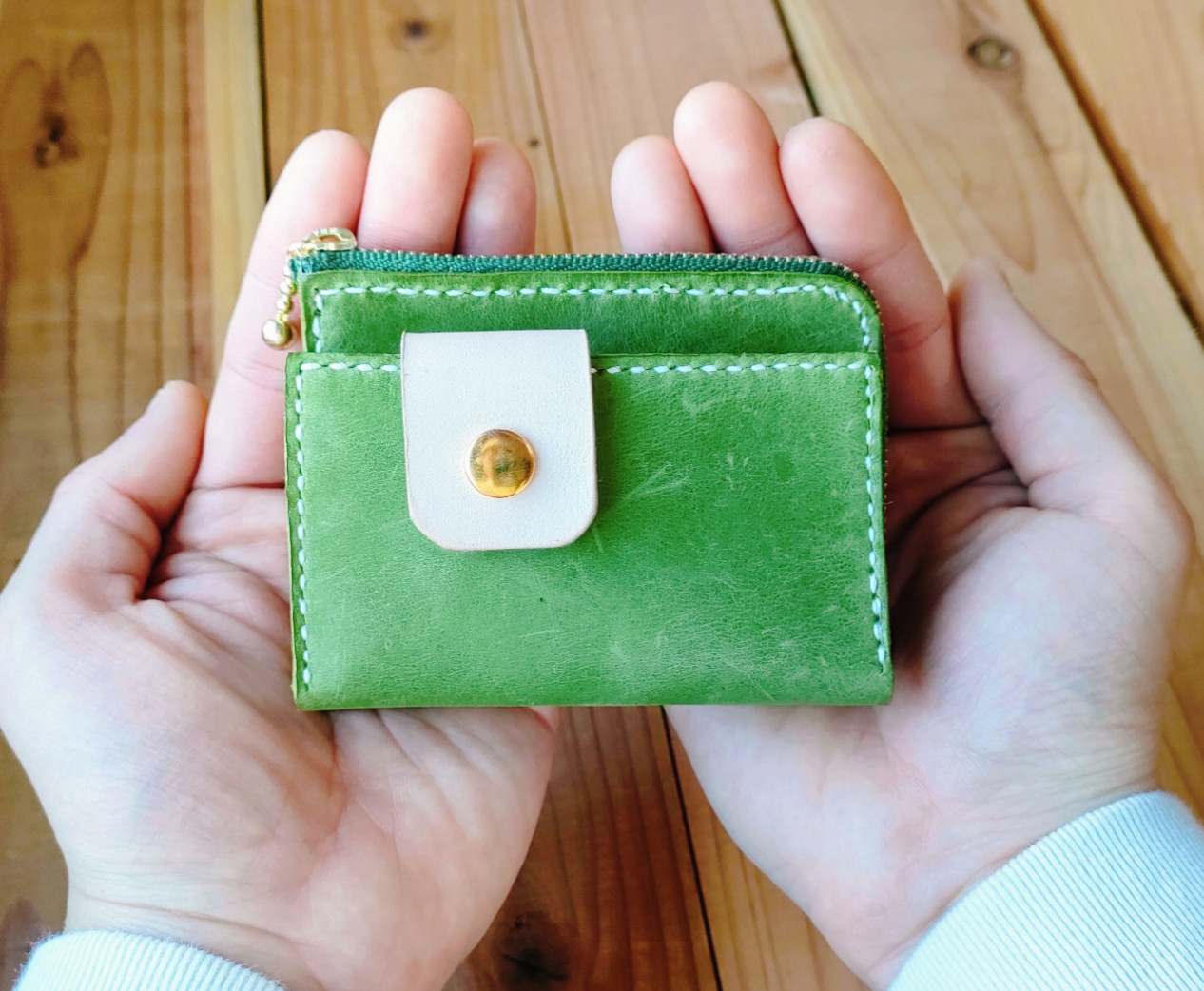 【ヌメ革】収納上手な「モッテ」（キーケース/ミニ財布/カードケース/コンパクト/メンズ/レディース/ギフト）グリーン