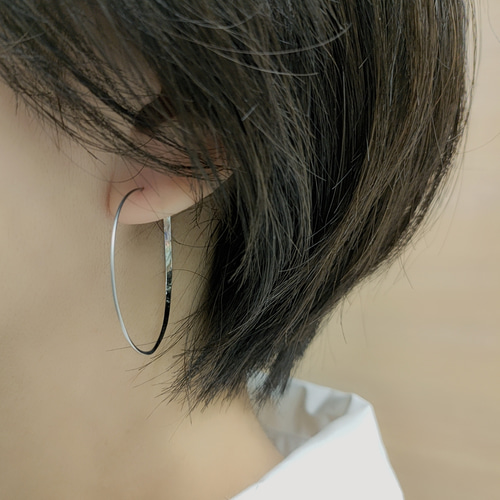 Pt950 graduallyフープピアス ピアス（フープ） ジュエリー工房Carat 
