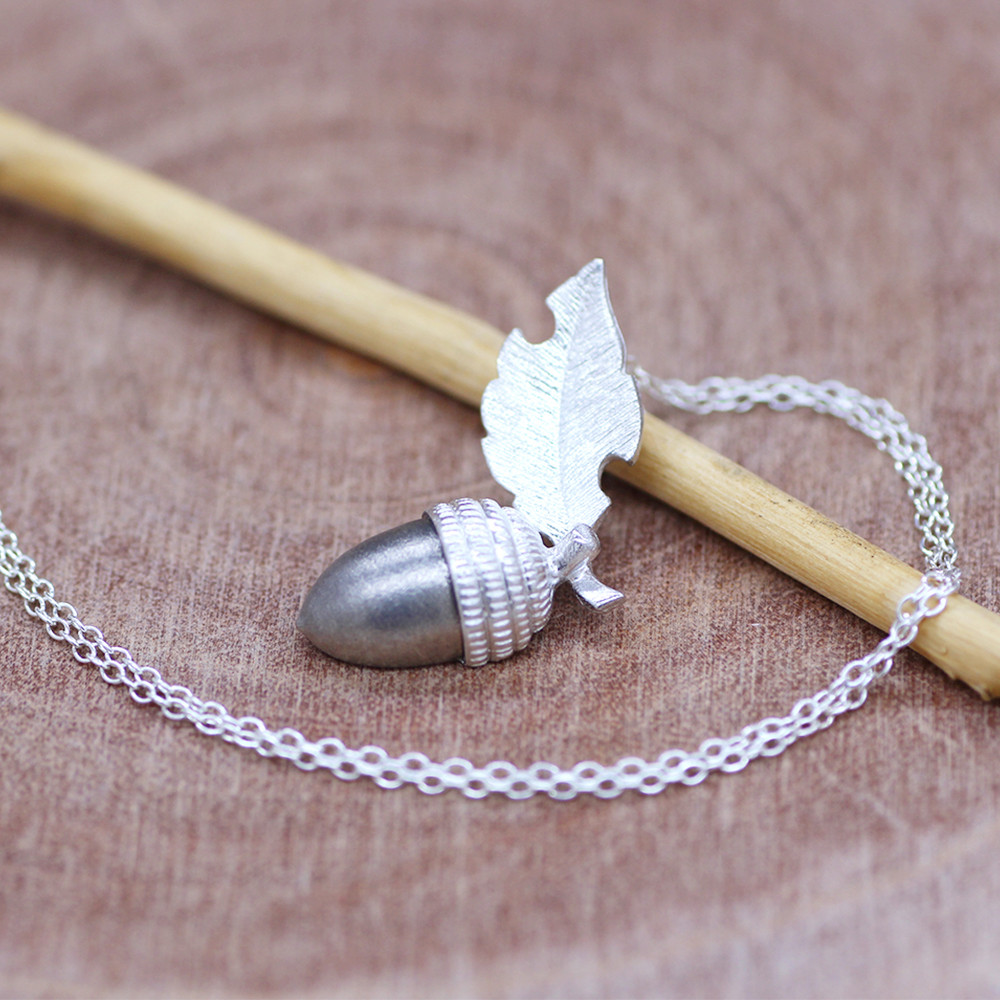 ドングリと葉っぱのシルバーペンダント
