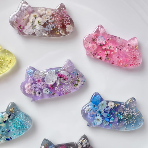 新作♡猫×花♡ドライフラワー押し花入りレジンのねこ型ヘアクリップor
