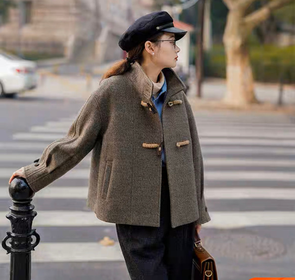 ダッフル風ショートコート/ジャケット　ポケット付き【春秋冬】グレイッシュ 2枚目の画像