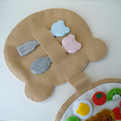 受注製作」くまさんのボタン練習 お弁当 フェルトままごと、おもちゃ
