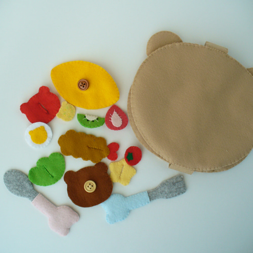 くまさんのボタン練習 お弁当 フェルトままごと、おもちゃ「受注製作