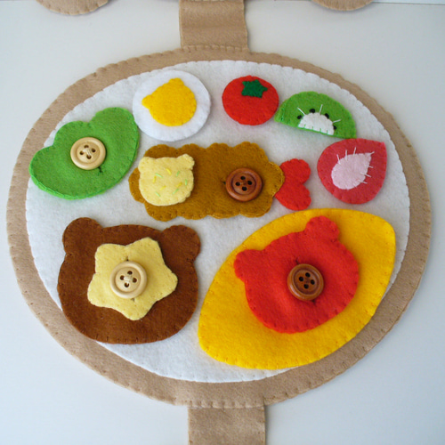 受注製作」くまさんのボタン練習 お弁当 フェルトままごと、おもちゃ
