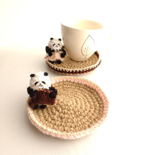 【受注制作】編み編みパンダさんのコースター(2枚セット) 2枚目の画像