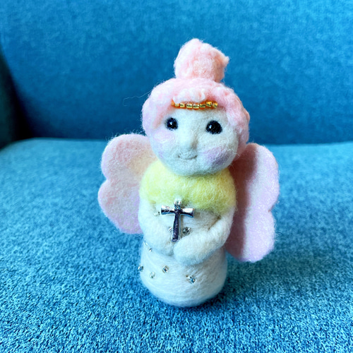 羊毛フェルト 天使のプードル 羊毛フェルト】癒しの微笑みの天使さん