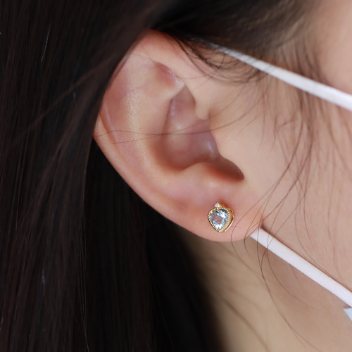 ハート形 天然ダイヤモンド付きアクアマリンピアスk18 ピアス  