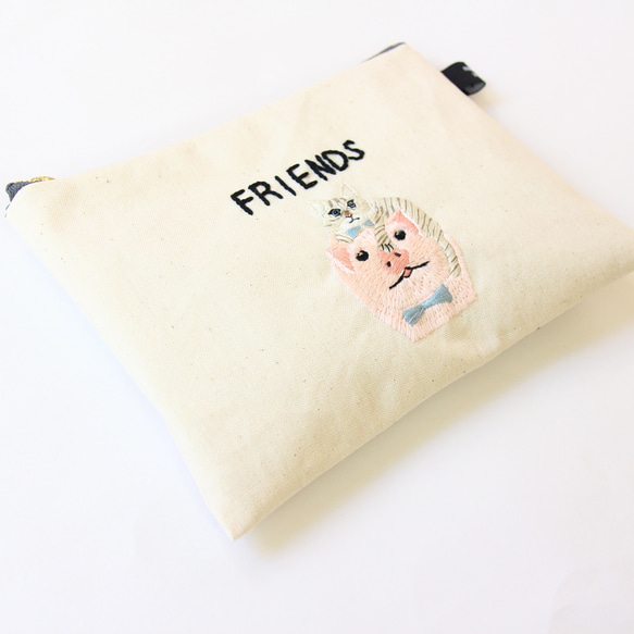 〈20㎝ファスナー〉FRIENDS 刺繍のポーチ 3枚目の画像