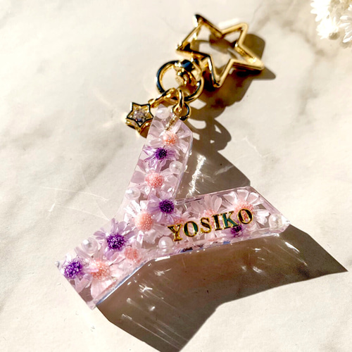 お花のイニシャルキーホルダー その他アクセサリー le chance cc 通販