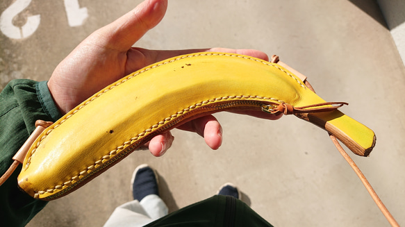 特別なバナナ 革ひも付き 3枚目の画像