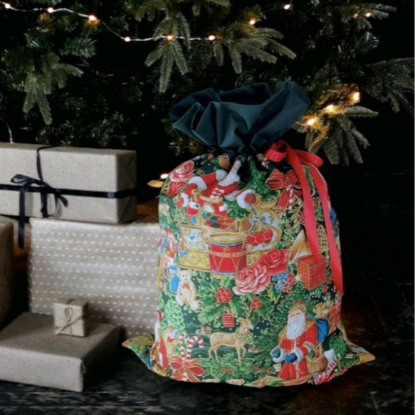 サンタさんの大きな布製ギフトバッグ(輸入生地) 巾着 クリスマス