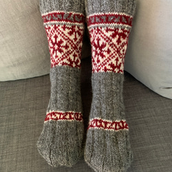 クロス×クロスのラトビア手編み靴下 2枚目の画像