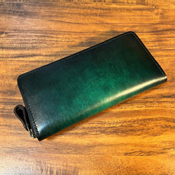 革の手染め- ラウンドファスナー長財布 / ディープグリーン（深緑） 1枚目の画像