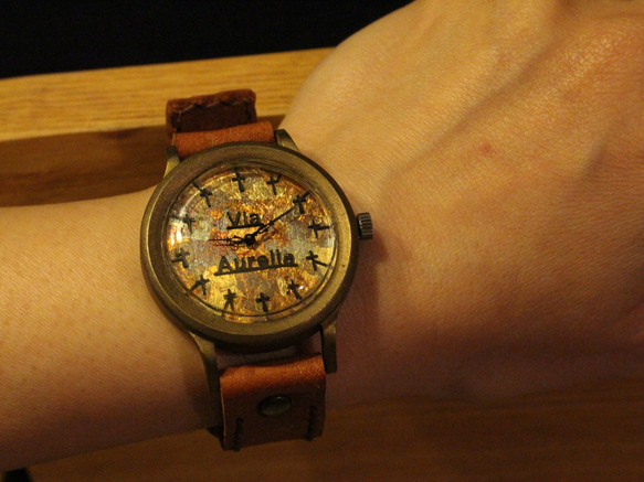 手工腕錶Via Aurelia（十字鍍金錶盤（黑色）&amp;義大利牛皮（棕色）） 第2張的照片