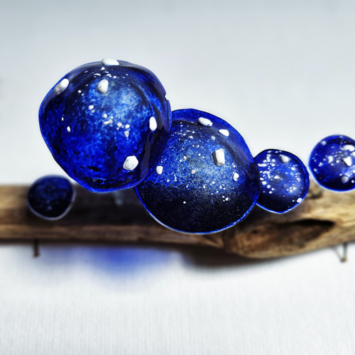 ガラスのキノコ 置物 オブジェ コバルトブルー白粒 立体・オブジェ