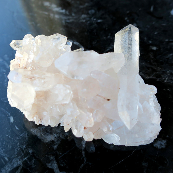 【ピンク ヒマラヤ水晶】クラスター 水晶 原石 1枚目の画像