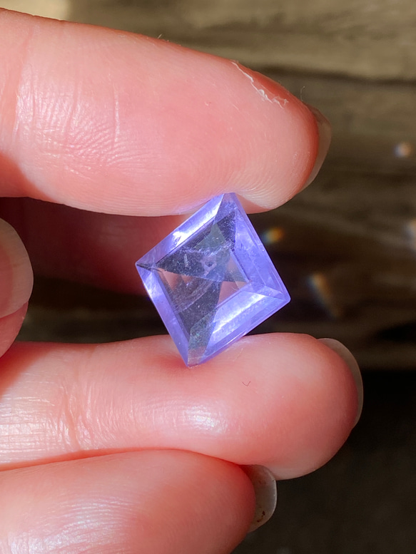 レア♢AAA イットリウム ラベンダーフローライト♢ 藤色が美しい フローライト ルース 09  天然石 14枚目の画像
